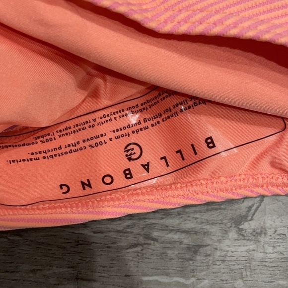 ⭐️ NWT Billabong Hi Life Freya One Piece Swimsuit - Picture 5 of 5